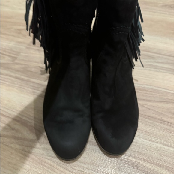 Sam Edelman Suede Fringe booties. - Picture 3 of 9